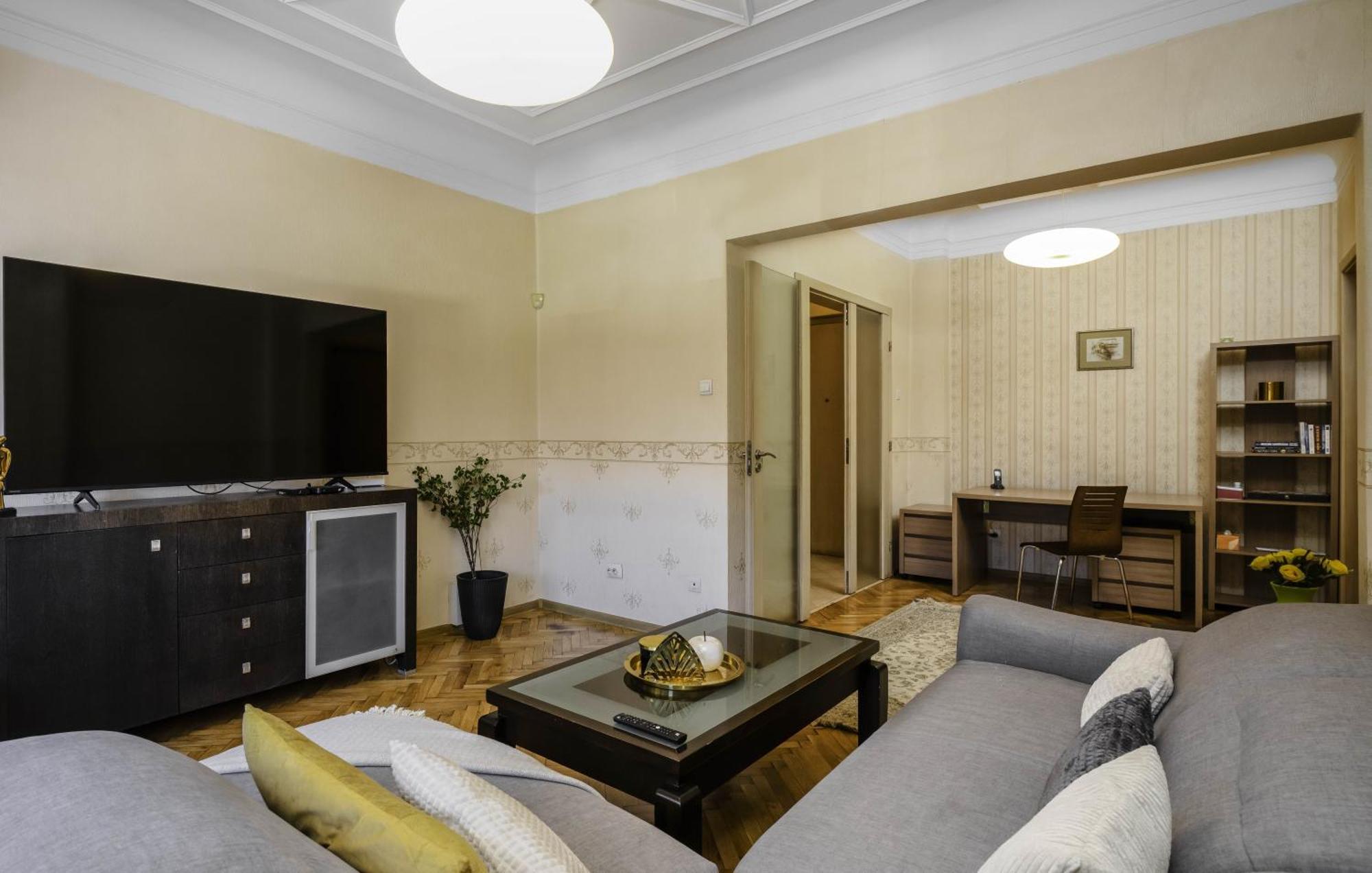 Aristocratic 2 Bedroom Flat Next To Ndk Apartament Sofia
